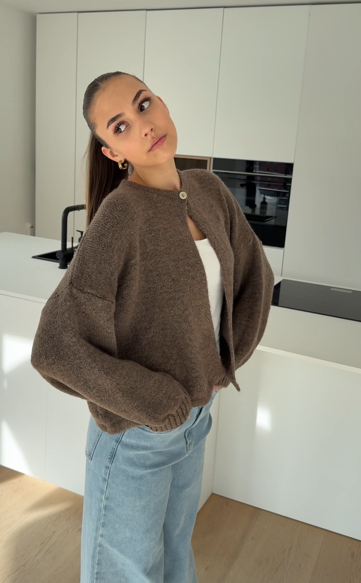 BUTTON CARDIGAN TAUPE