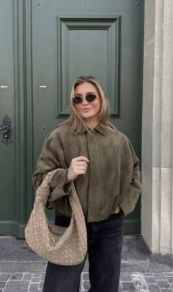 CROPPED SUEDO MANTEL