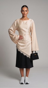 Tunika aus Satin mit Spitze