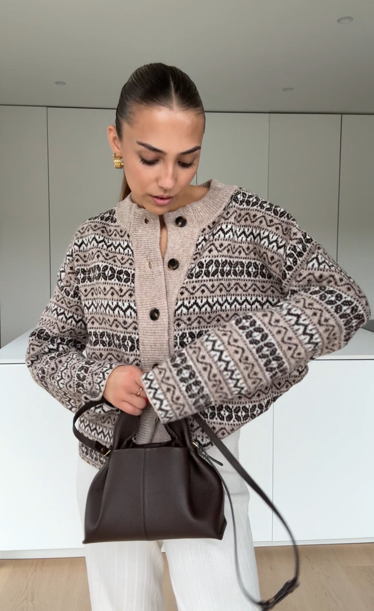 WINTER SEASON CARDIGAN