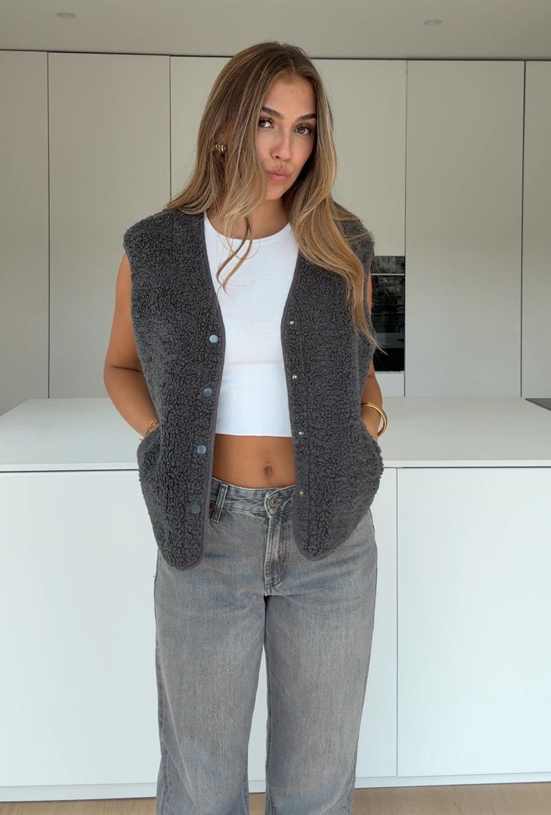 TEDDY VEST DARK GREY