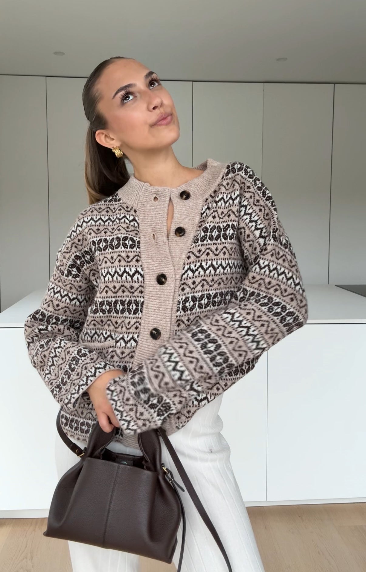 WINTER SEASON CARDIGAN