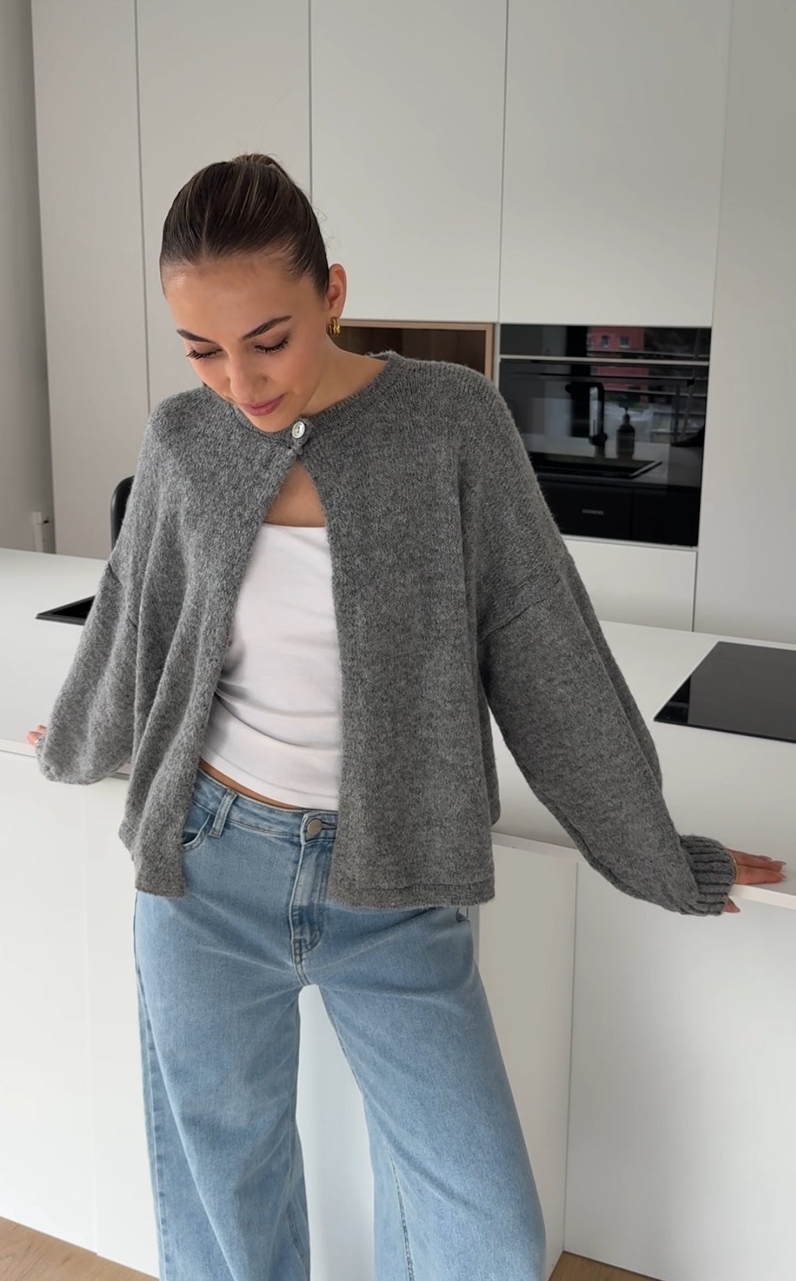 BUTTON CARDIGAN GREY